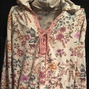 GYPSIES & MOONDUST FLORAL TOP